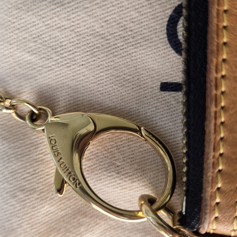 Louis Vuitton x Takashi Murakami Monogram Multicolore Milla MM shoulder bag - Picture 6 of 14